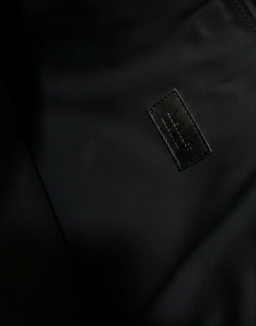 Louis Puffy Porta PC Tablet Doc Black AC